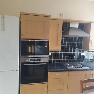 Apartment London Luxury 5 Min Walk From Station, With Free Parking Free Wifi