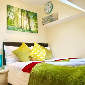 Apartment 1 Bedroom Apartment, Reception ,kitchenette, Private Bathroom